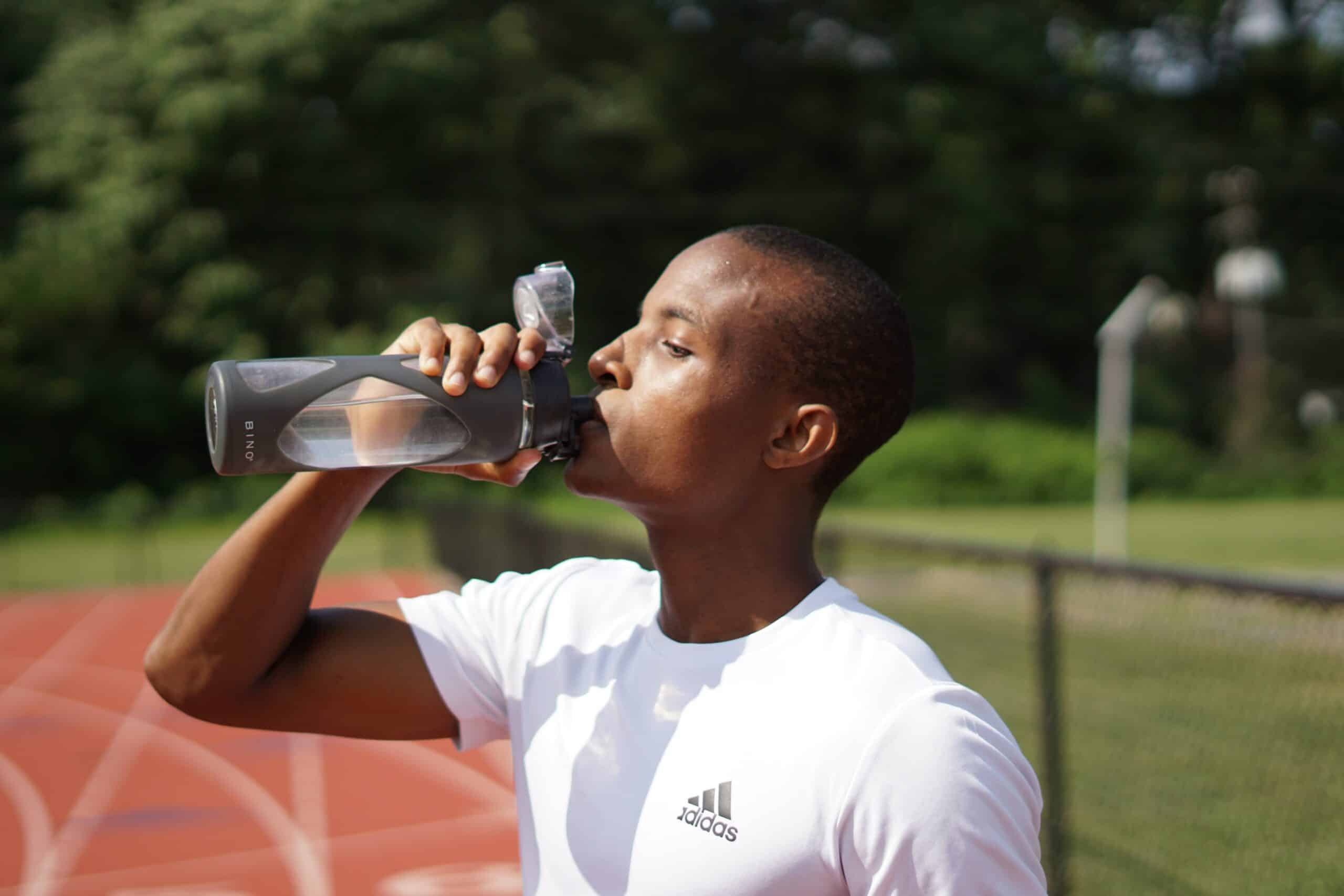 nigel-msipa-0w5qb6RPtGk-unsplash tolerance decrease by drinking more water